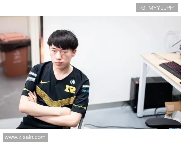 电竞新闻赛后复盘V5与FPX对决中的战术意识与团队配合分析